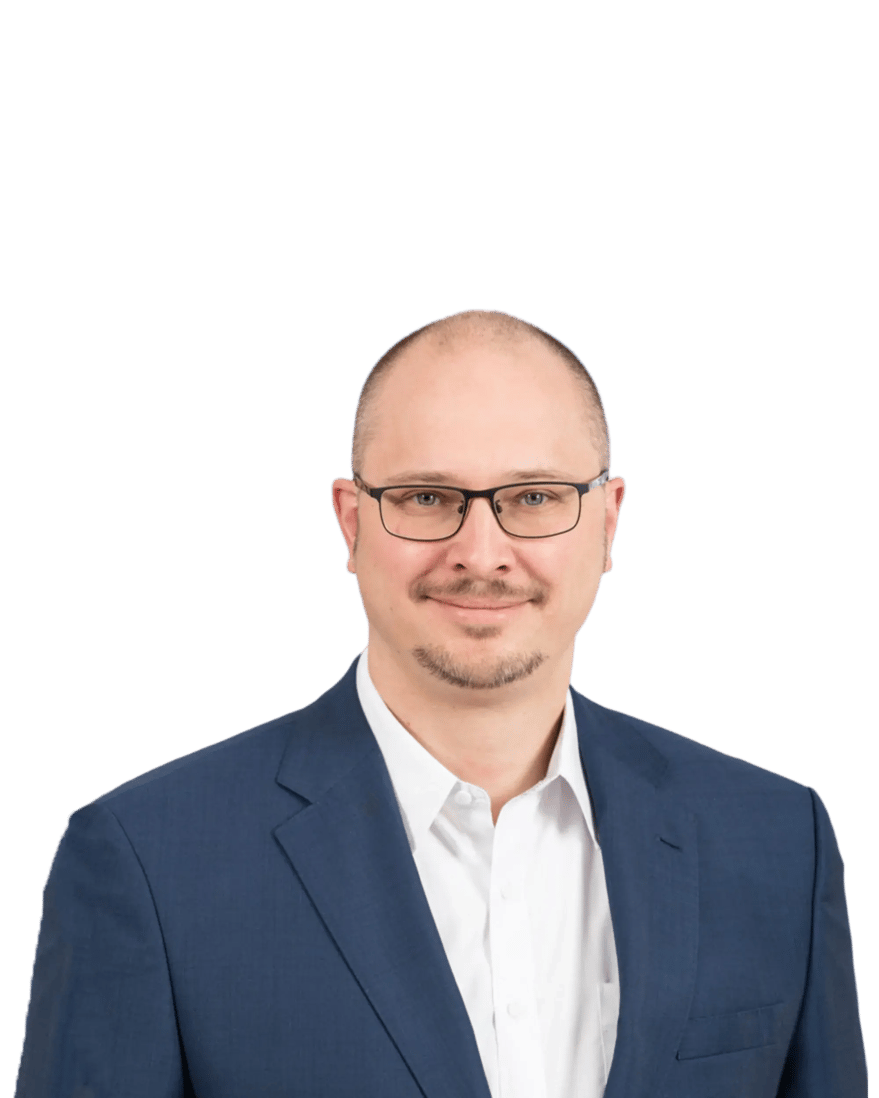 Headshot of Julian Leinbach